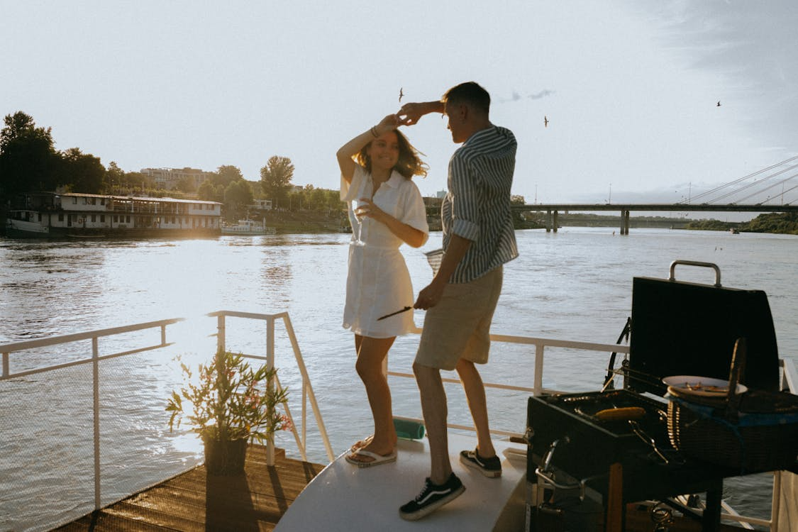 Romance on the Water: Plan the Ultimate Yacht Date Night